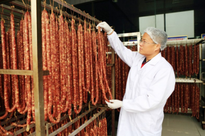 古城街道康家家家庭農(nóng)場:從農(nóng)場到餐桌,打造放心豬肉流通鏈